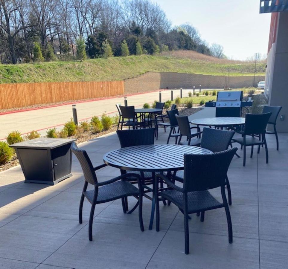 Holiday Inn Express & Suites Warrensburg North By Ihg Esterno foto