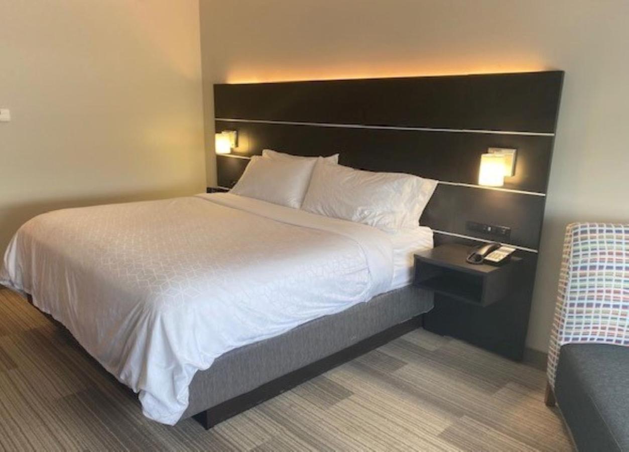 Holiday Inn Express & Suites Warrensburg North By Ihg Esterno foto
