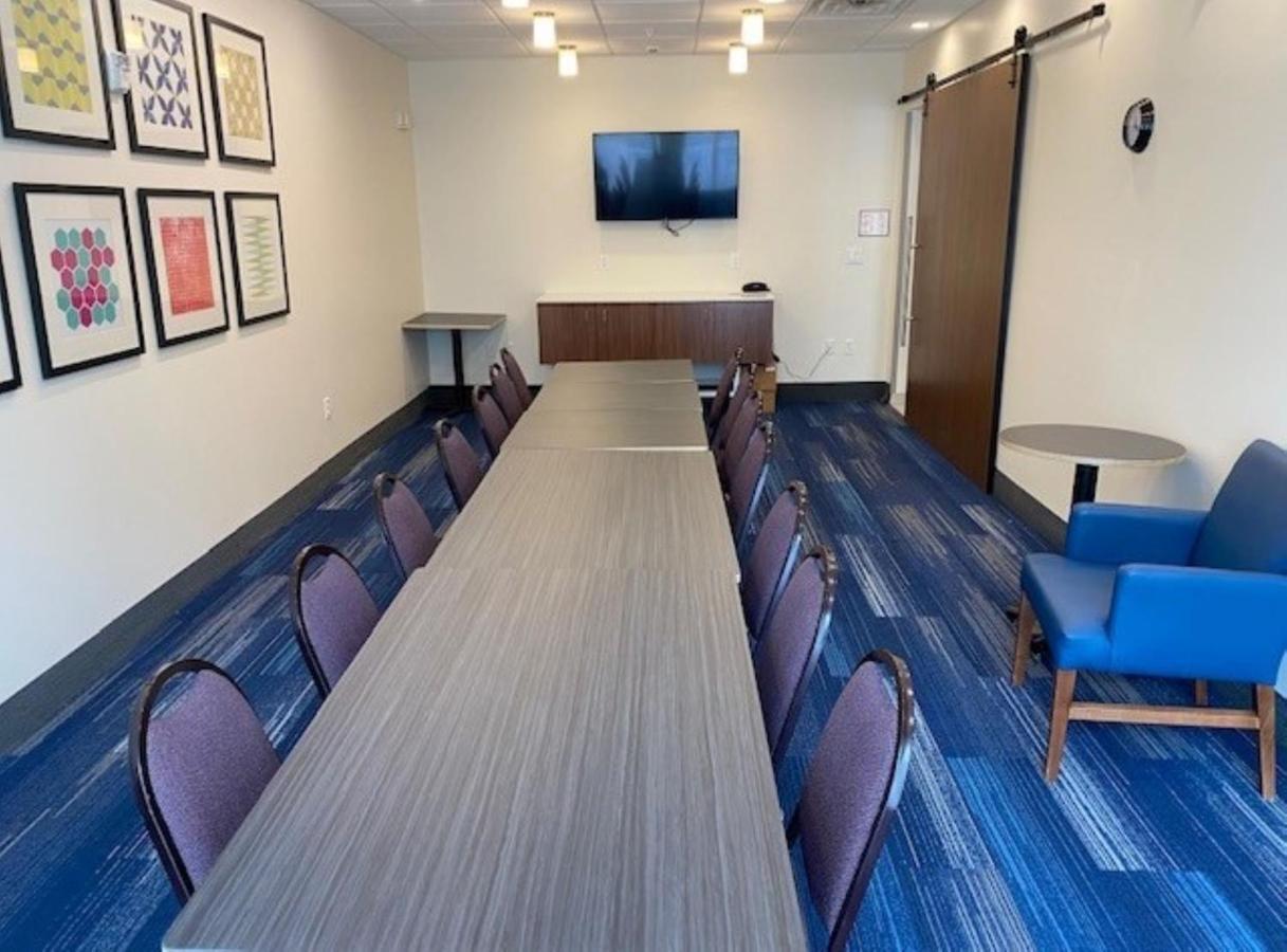 Holiday Inn Express & Suites Warrensburg North By Ihg Esterno foto