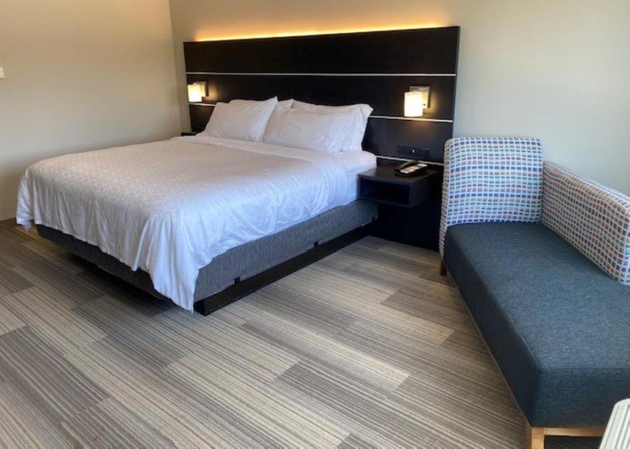 Holiday Inn Express & Suites Warrensburg North By Ihg Esterno foto