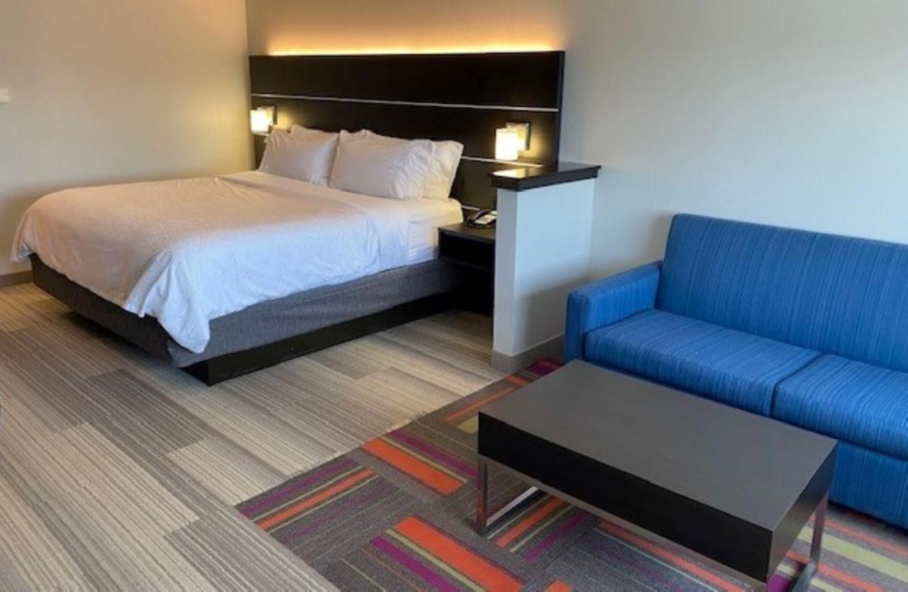 Holiday Inn Express & Suites Warrensburg North By Ihg Esterno foto