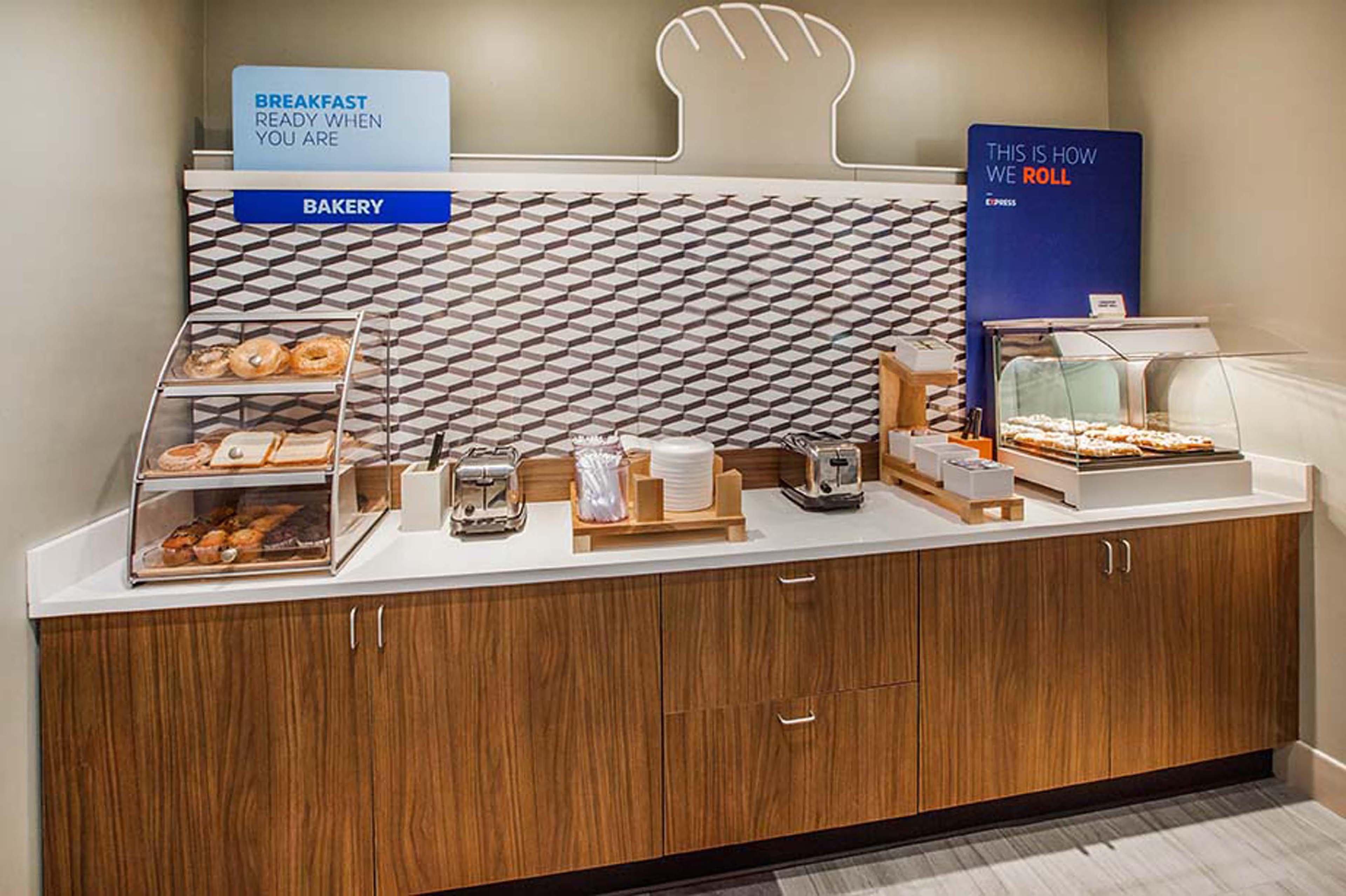Holiday Inn Express & Suites Warrensburg North By Ihg Esterno foto