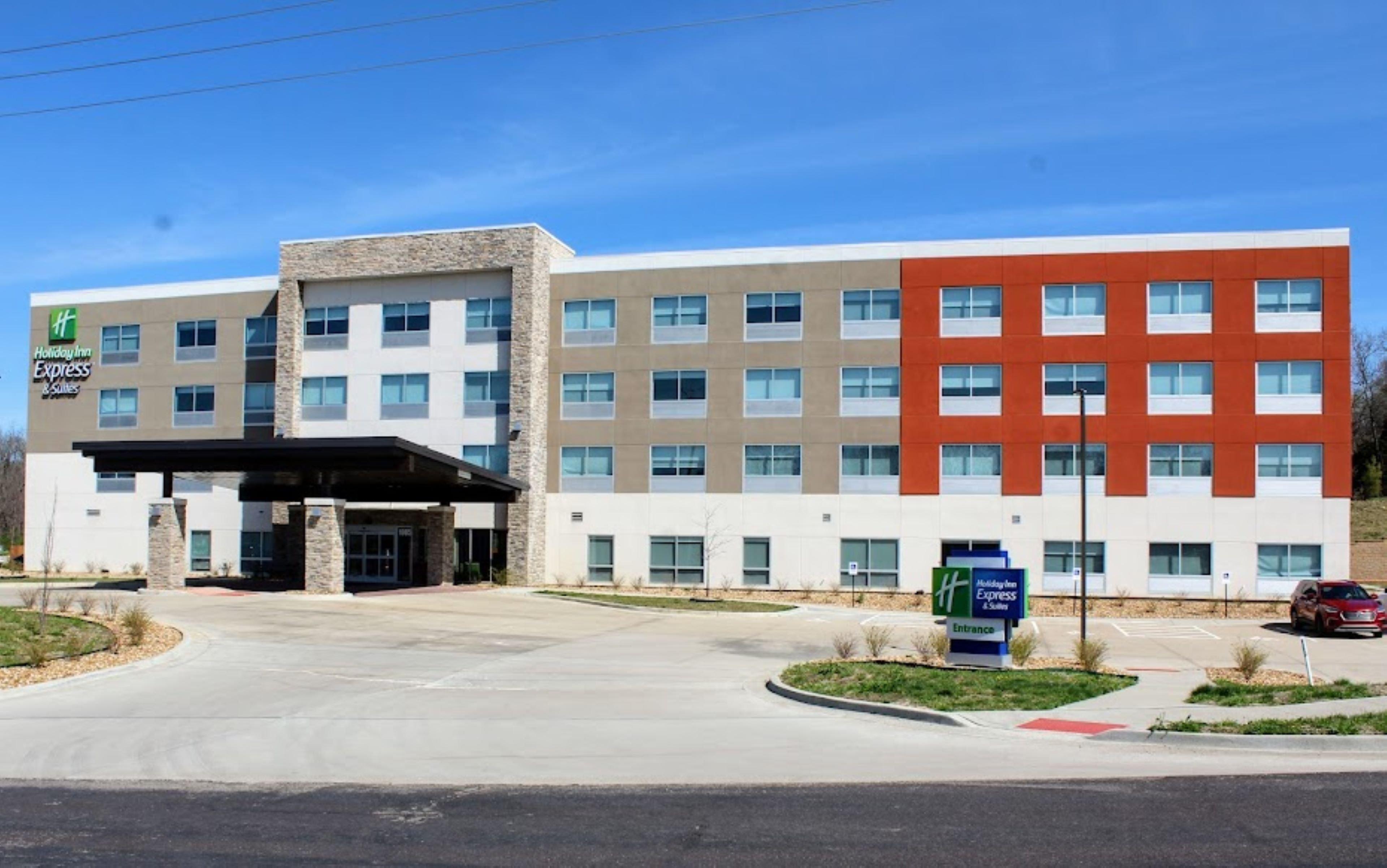 Holiday Inn Express & Suites Warrensburg North By Ihg Esterno foto